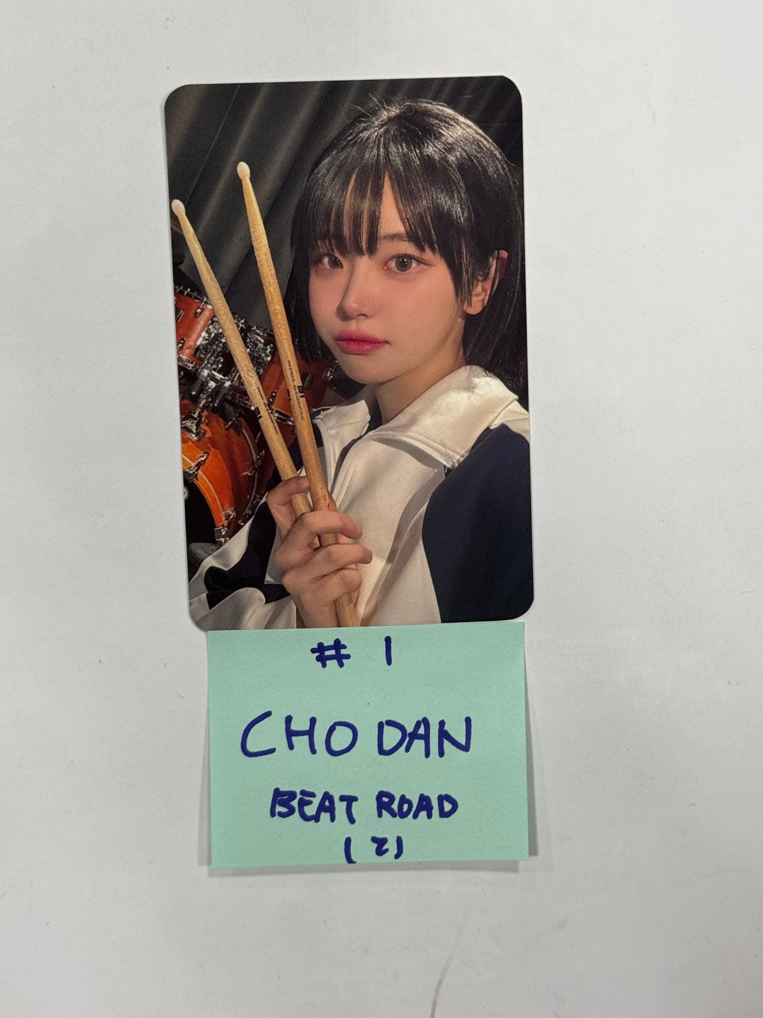 QWER "MANITO" - Beat Road Fansign Event Photocard [24.4.24] - HALLYUSUPERSTORE