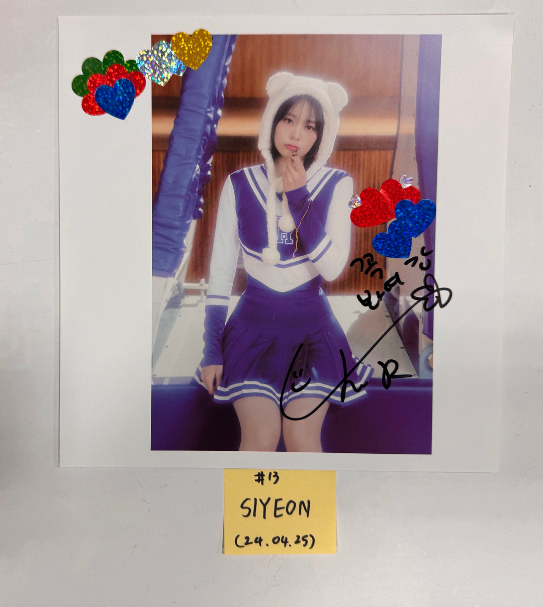 QWER "MANITO" - A Cut Page From Fansign Event Album [24.4.25] - HALLYUSUPERSTORE