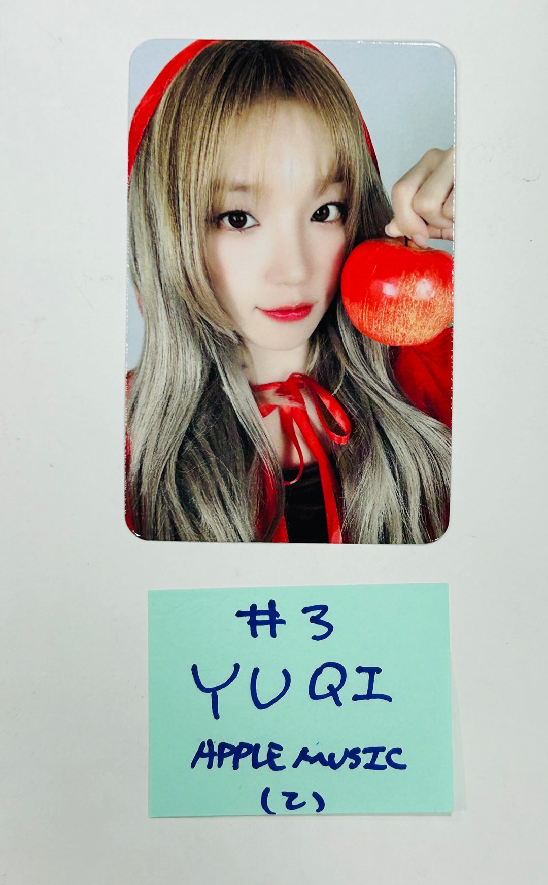 YUQI (Of (G) I-DLE) "YUQ1" - Apple Music Fansign Event Photocard [24.4.29] - HALLYUSUPERSTORE