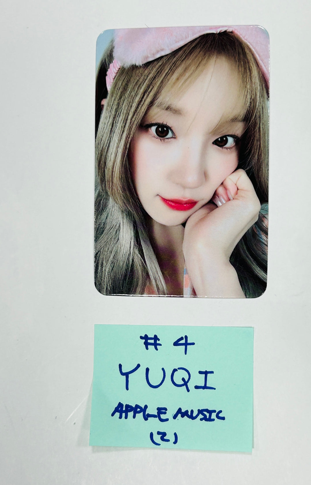 YUQI (Of (G) I-DLE) "YUQ1" - Apple Music Fansign Event Photocard [24.4.29] - HALLYUSUPERSTORE