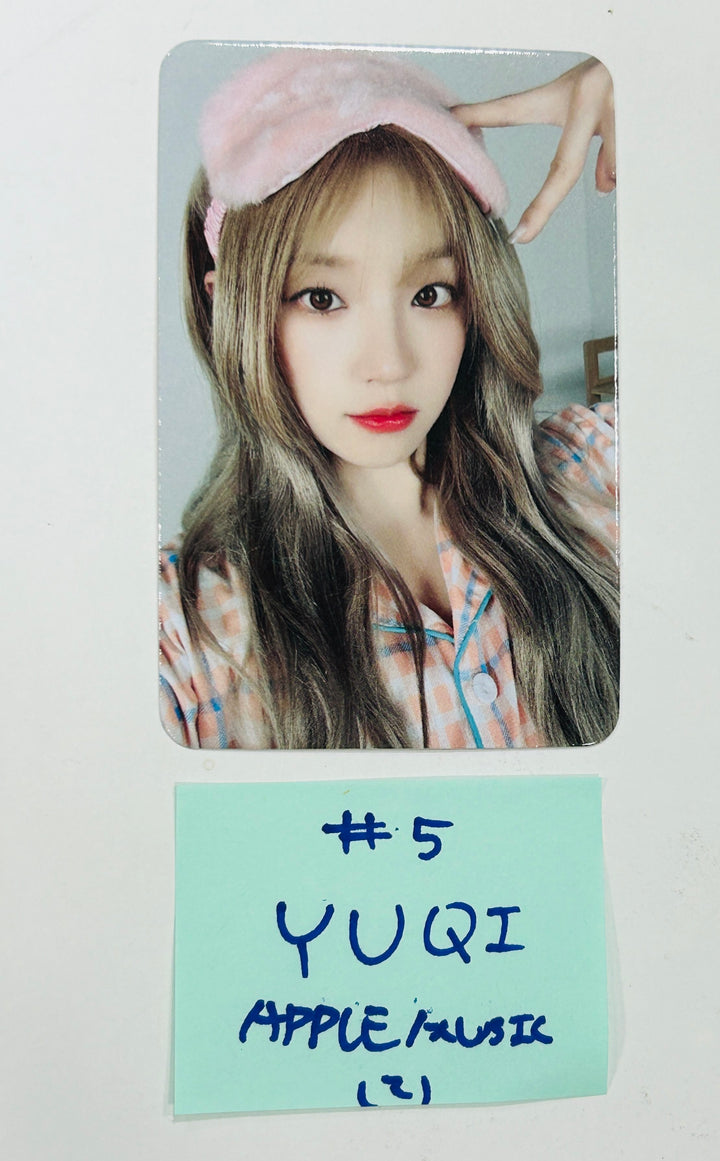 YUQI (Of (G) I-DLE) "YUQ1" - Apple Music Fansign Event Photocard [24.4.29] - HALLYUSUPERSTORE