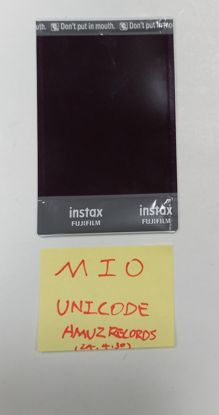 MIO (Of UNICODE) "HELLO WORLD : CODE J " - Hand Autographed(Signed) Polaroid [24.4.30] - HALLYUSUPERSTORE
