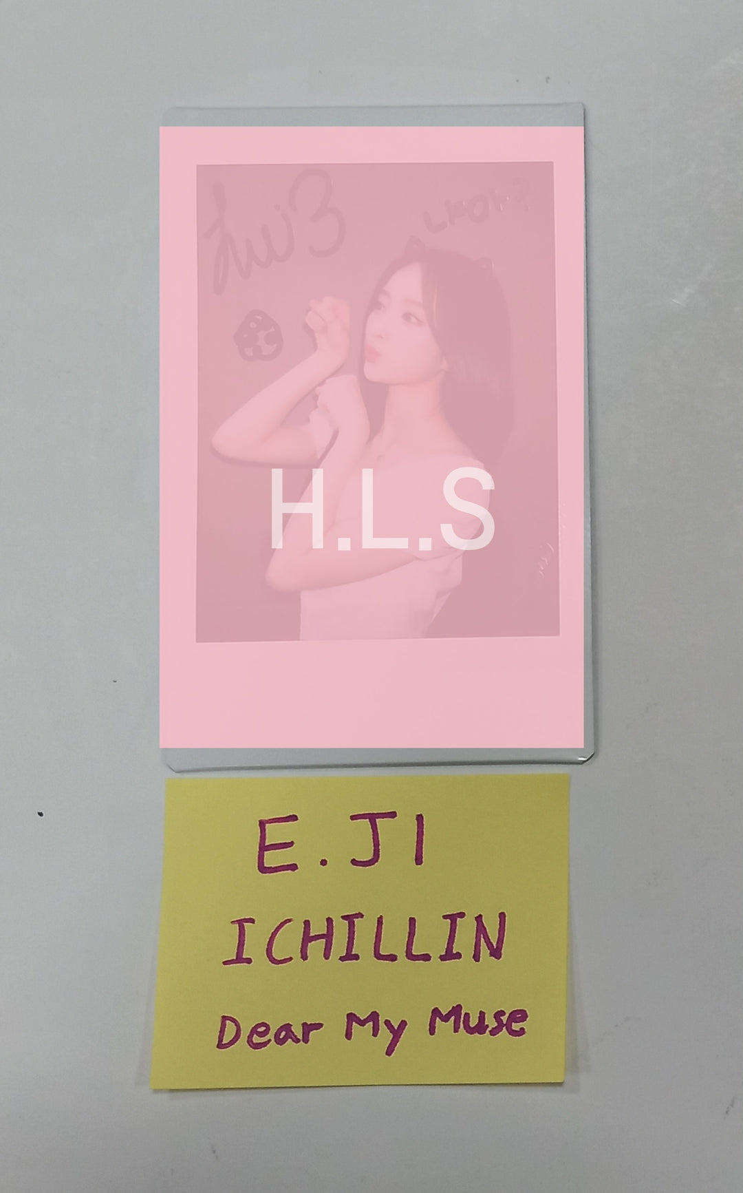 E.JI (Of ICHILLIN) "FEELIN' HOT" - Hand Autographed(Signed) Polaroid [24.4.30] - HALLYUSUPERSTORE