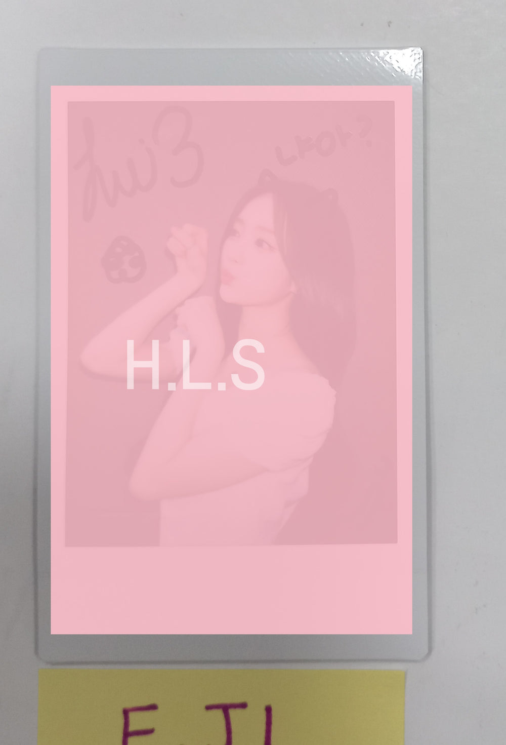 E.JI (Of ICHILLIN) "FEELIN' HOT" - Hand Autographed(Signed) Polaroid [24.4.30] - HALLYUSUPERSTORE