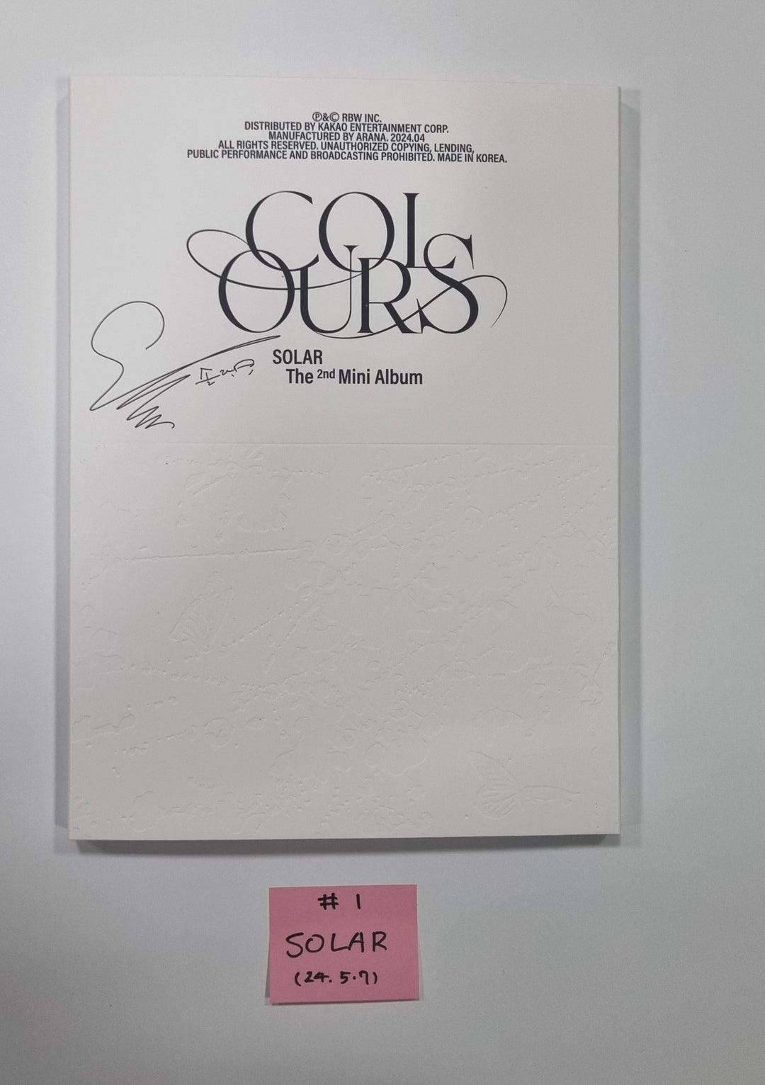 Solar "COLOURS" - Autographed (Printed Signed) Promo Album [24.5.7] - HALLYUSUPERSTORE