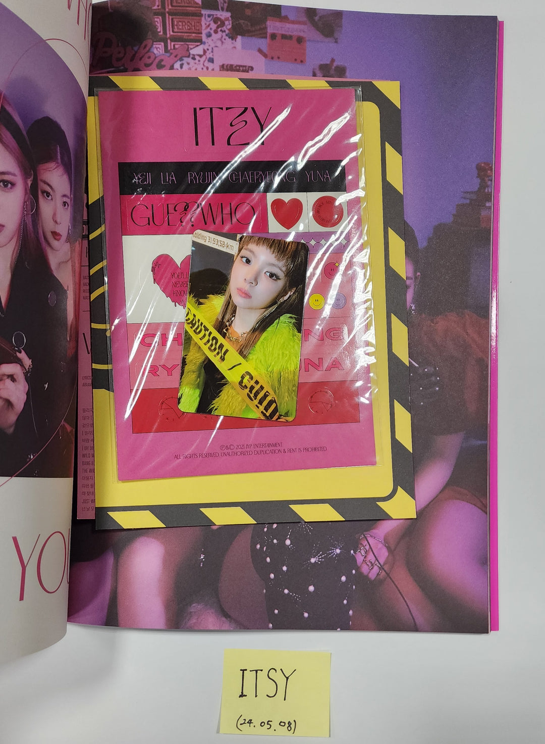 ITZY "Guess Who" - Hand Autographed(Signed) Promo Album [24.5.8] - HALLYUSUPERSTORE