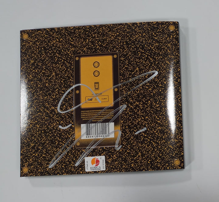 YUQI "YUQ1" - Hand Autographed(Signed) Album [24.5.9] - HALLYUSUPERSTORE