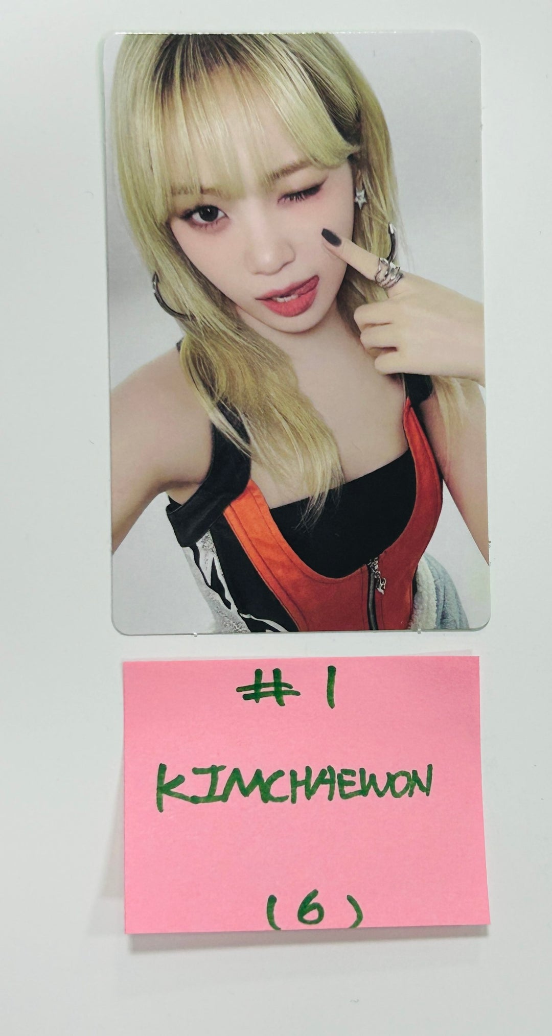 LE SSERAFIM "FEARNADA" - Official Mini Photocard (1) [24.5.10] - HALLYUSUPERSTORE
