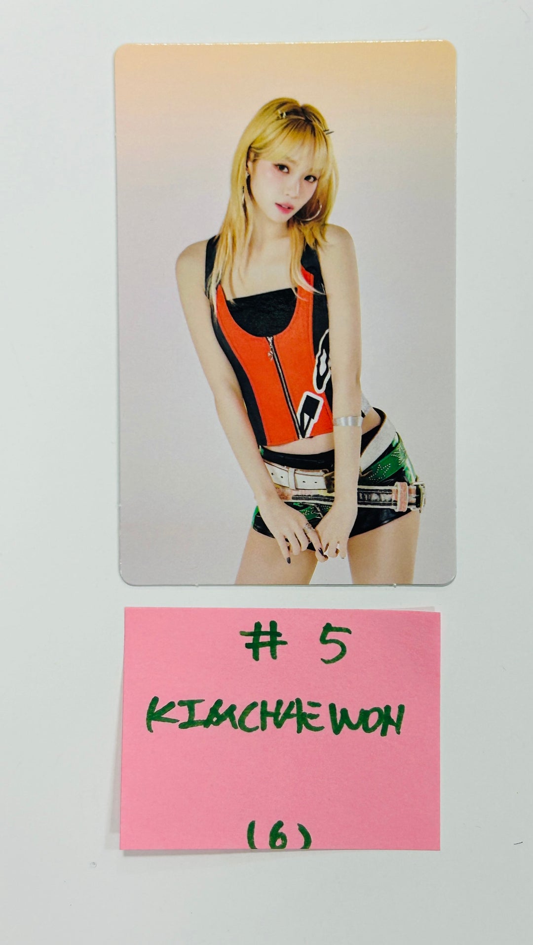 LE SSERAFIM "FEARNADA" - Official Mini Photocard (1) [24.5.10] - HALLYUSUPERSTORE
