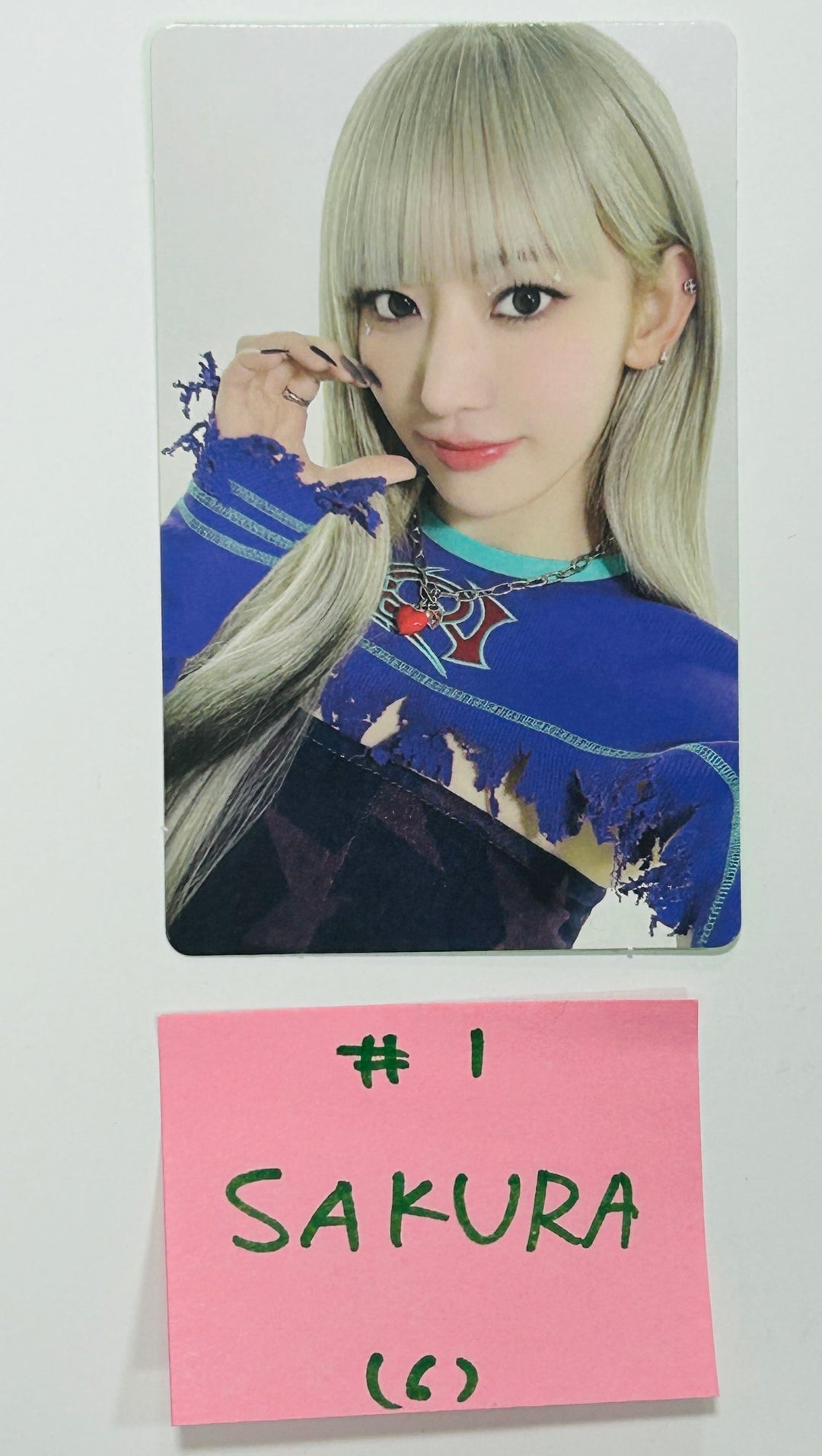 LE SSERAFIM "FEARNADA" - Official Mini Photocard (1) [24.5.10] - HALLYUSUPERSTORE