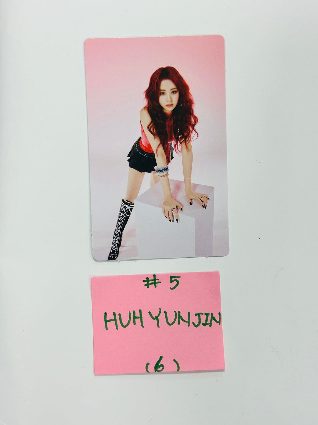 LE SSERAFIM "FEARNADA" - Official Mini Photocard (1) [24.5.10] - HALLYUSUPERSTORE