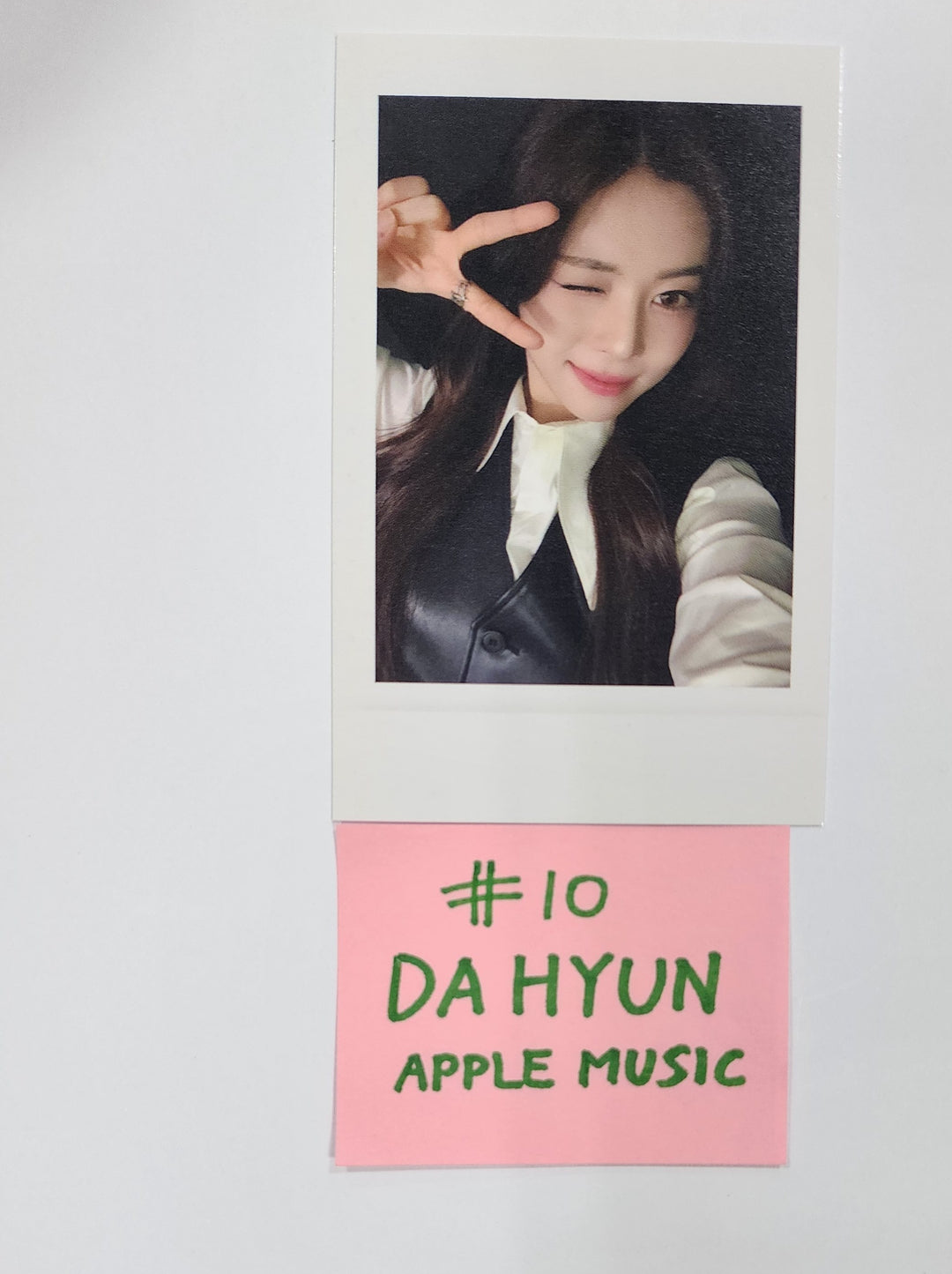 tripleS "ASSEMBLE24" - Apple Music Pre-Order Benefit Photocard [24.5.10] - HALLYUSUPERSTORE