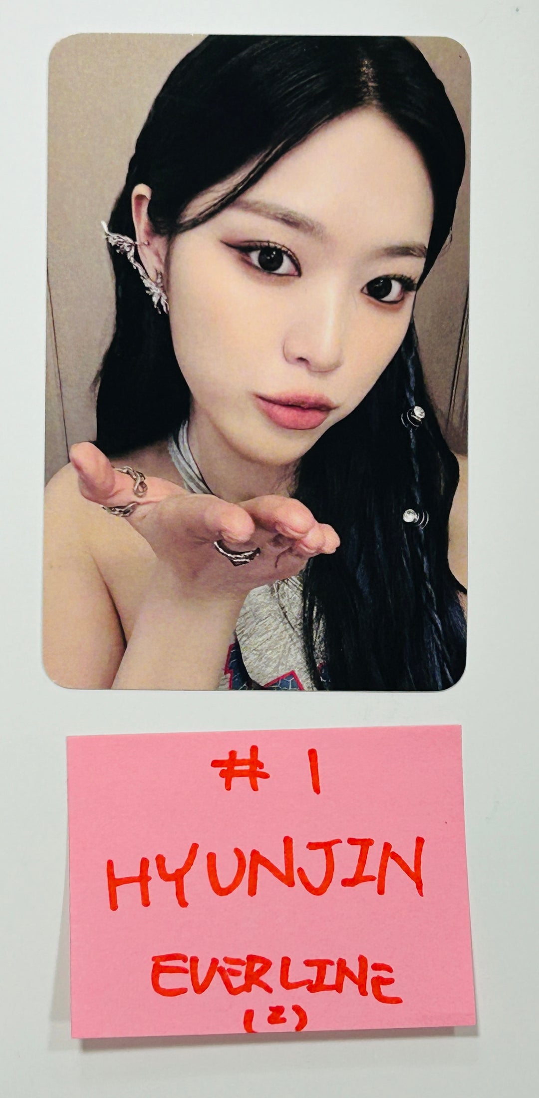 Loossemble "One of a Kind" - Everline Pre-Order Benefit Photocard [Ever Music Ver.] [24.5.10] - HALLYUSUPERSTORE