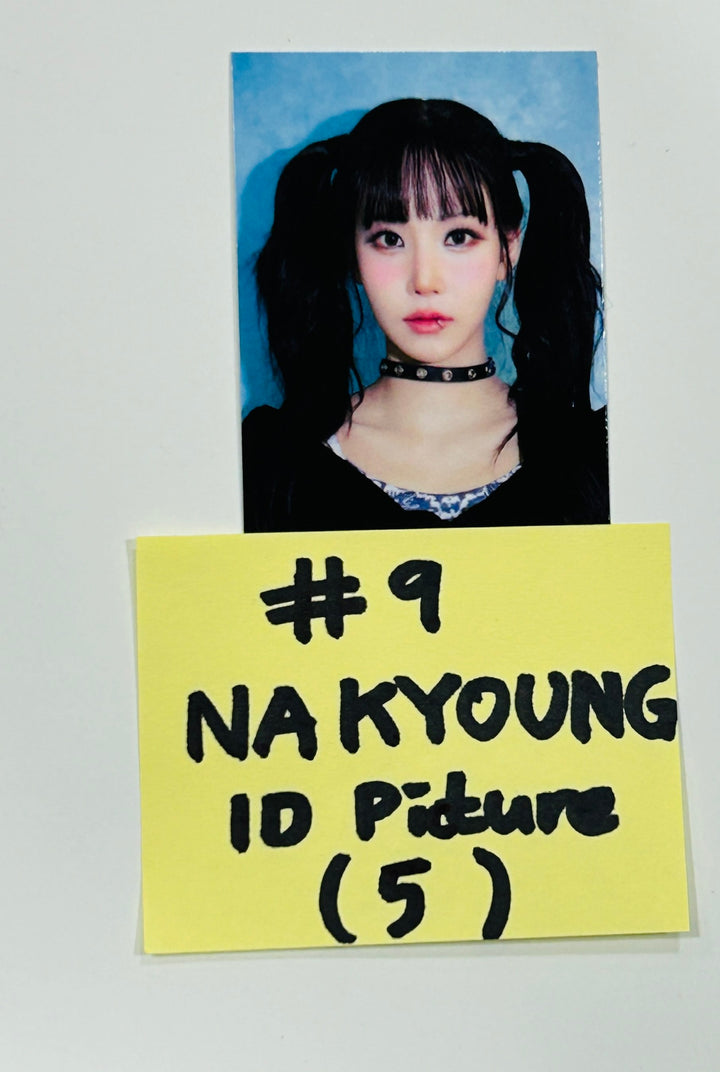 tripleS "ASSEMBLE24" - Official ID Picture [24.5.10] - HALLYUSUPERSTORE