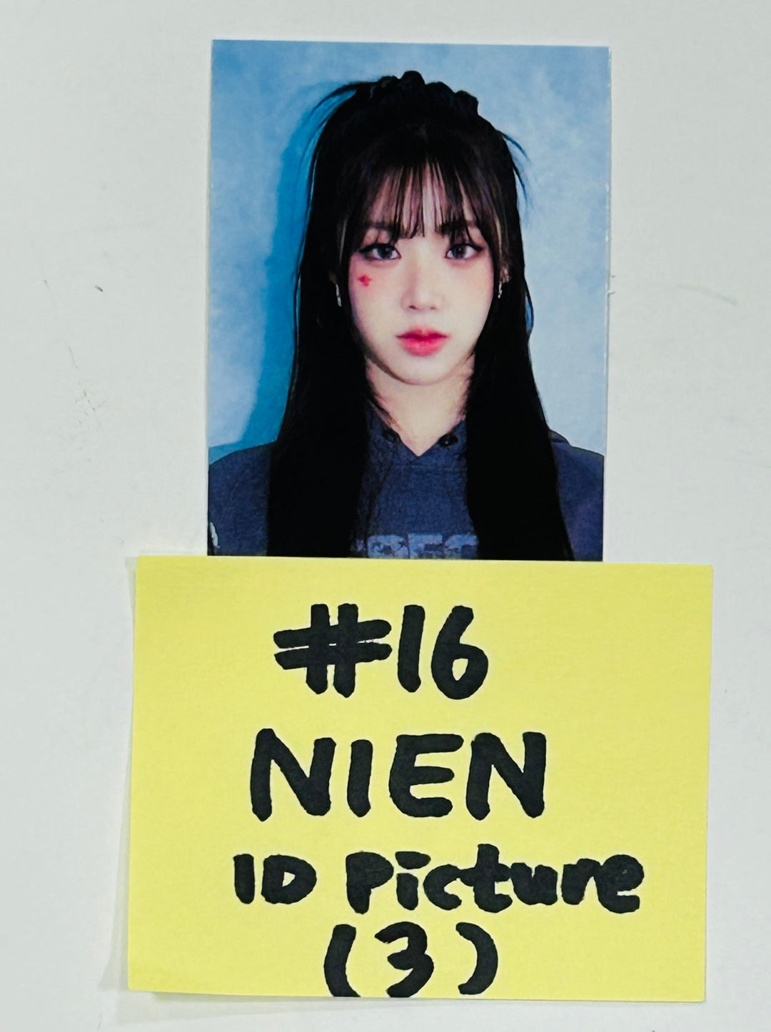 tripleS "ASSEMBLE24" - Official ID Picture [24.5.10] - HALLYUSUPERSTORE