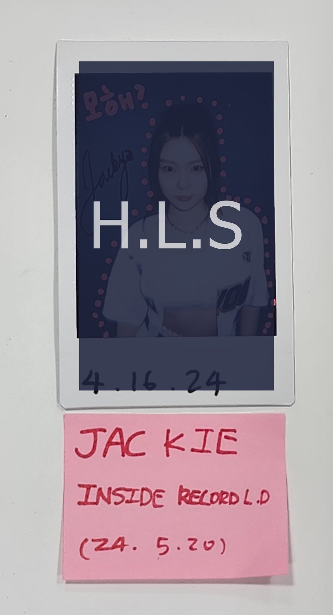 Jackie (Of ICHILLIN) "FEELIN' HOT" - Hand Autographed(Signed) Polaroid [24.5.20] - HALLYUSUPERSTORE