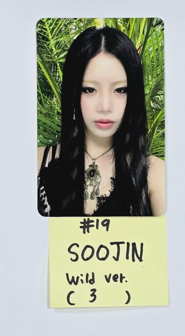 Soojin "RIZZ" - Official Photocard, Polaroid [24.5.24] - HALLYUSUPERSTORE