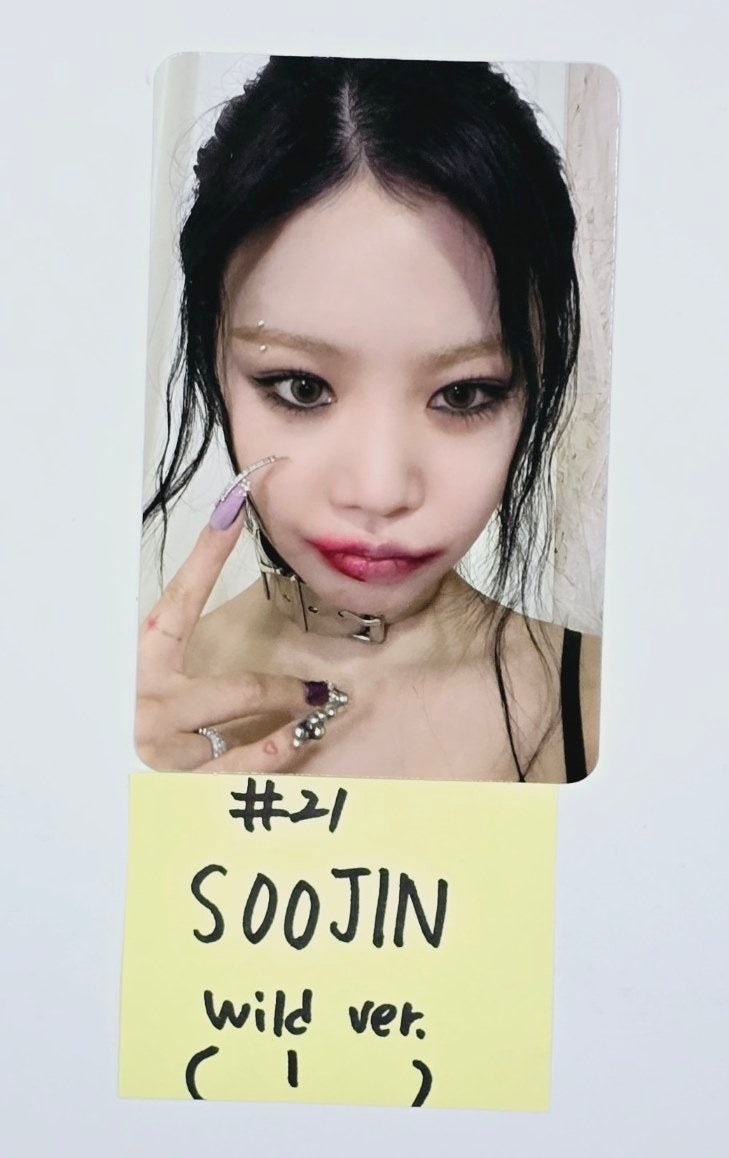 Soojin "RIZZ" - Official Photocard, Polaroid [24.5.24] - HALLYUSUPERSTORE