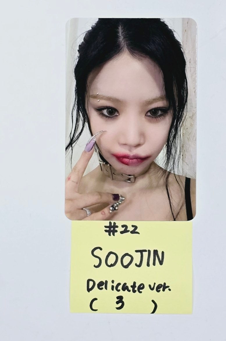 Soojin "RIZZ" - Official Photocard, Polaroid [24.5.24] - HALLYUSUPERSTORE