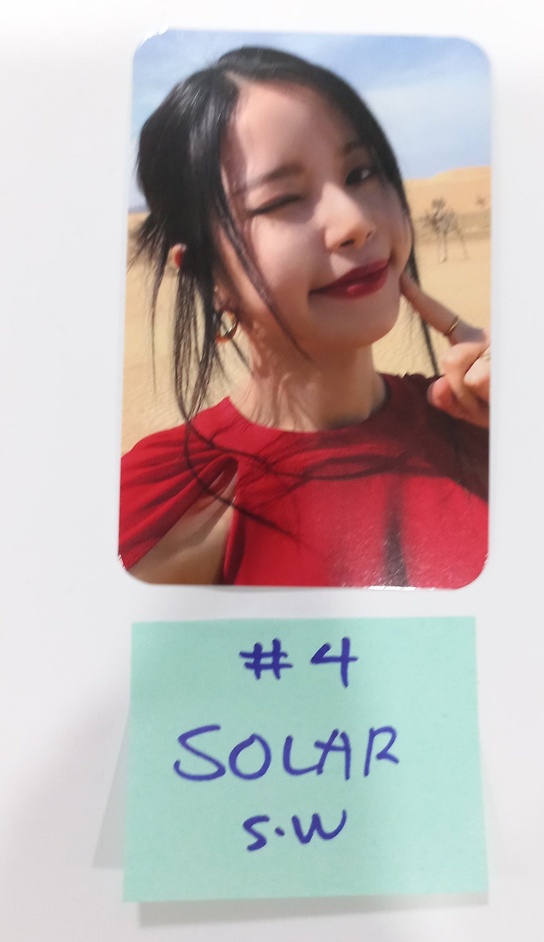 SOLAR "COLOURS" - Soundwave Fansign Event Photocard [24.5.28] - HALLYUSUPERSTORE