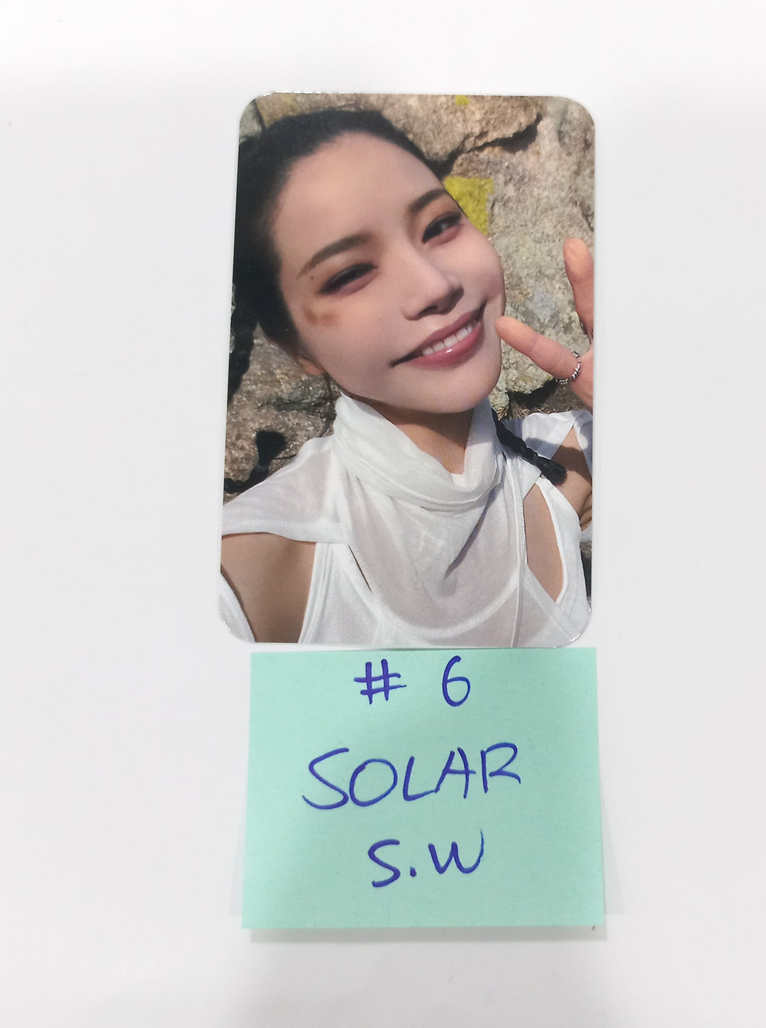 SOLAR "COLOURS" - Soundwave Fansign Event Photocard [24.5.28] - HALLYUSUPERSTORE