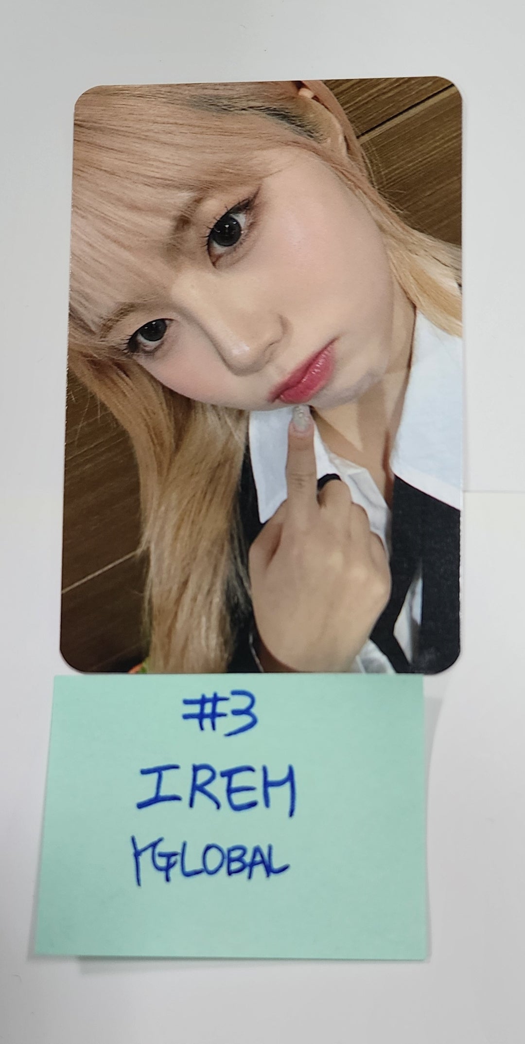 PURPLE KISS "BXX" - YGlobal Music Fansign Event Photocard [24.5.31] - HALLYUSUPERSTORE