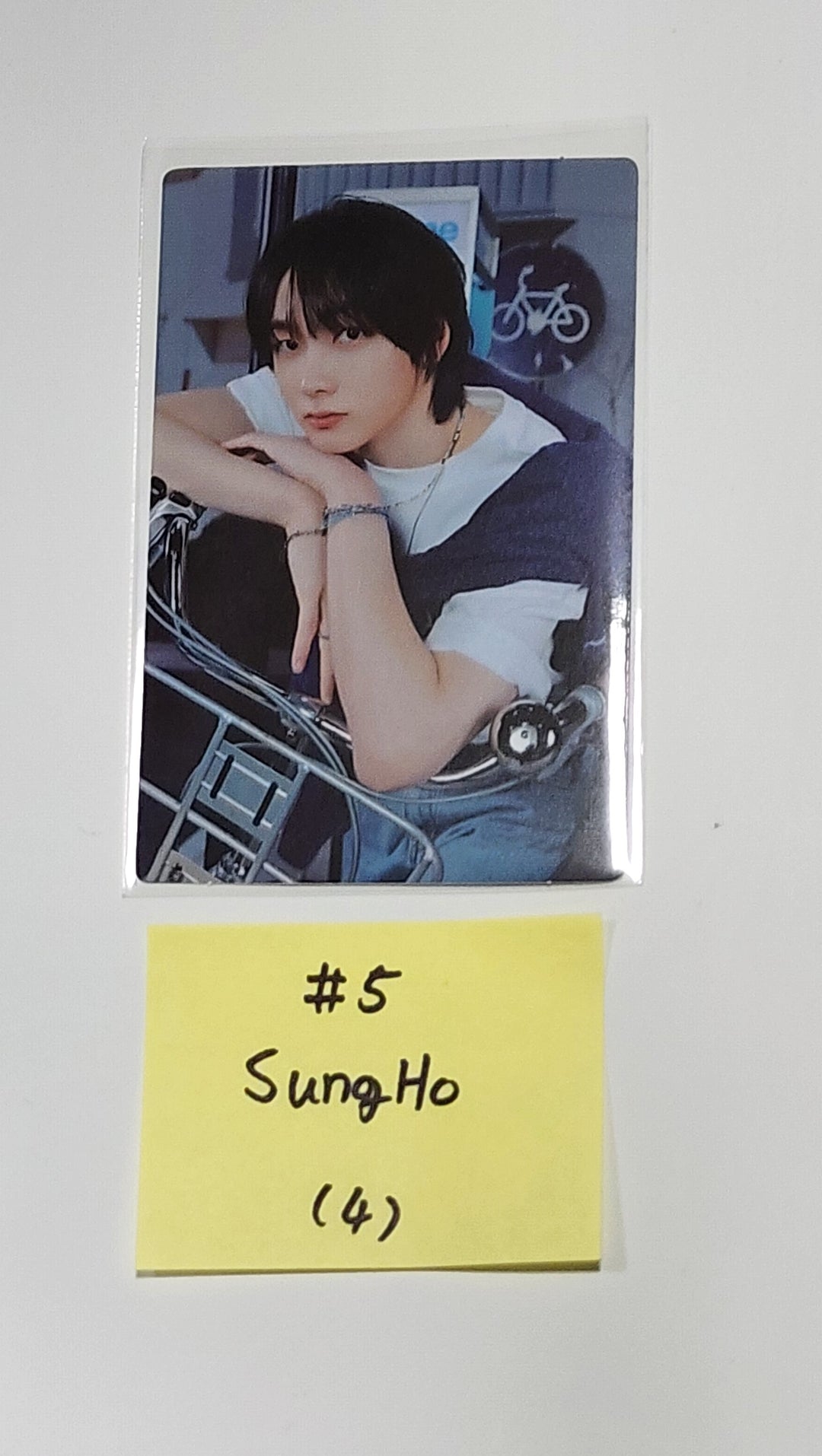 Boynextdoor - [2024 FANMEETING "ONE DOOR FUL DAY"] Trading Random Photocard (1) [24.06.03] - HALLYUSUPERSTORE