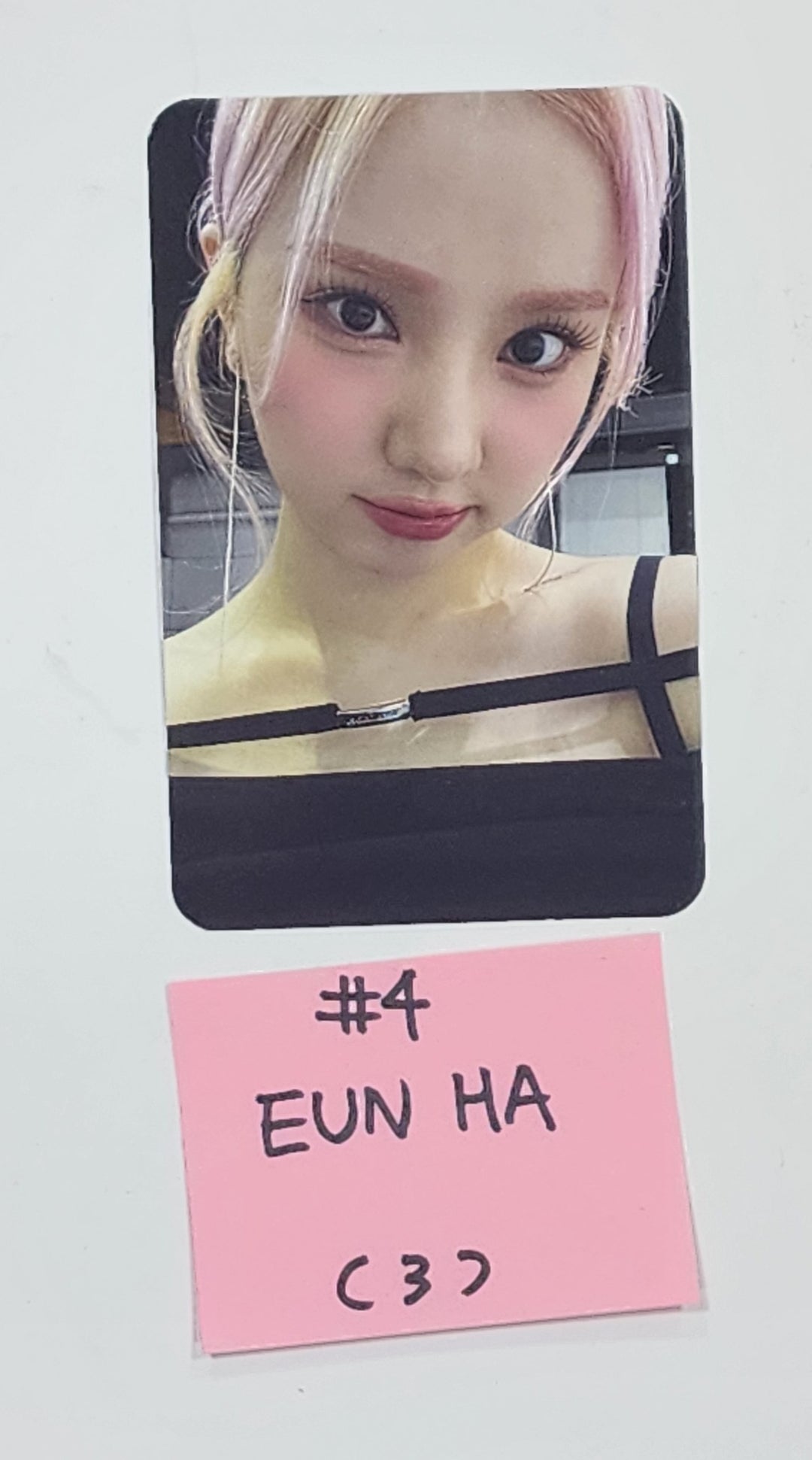 VIVIZ - [V.Hind Love And Tears] 2024 World Tour MD Trading Random Photocard [24.06.03] - HALLYUSUPERSTORE