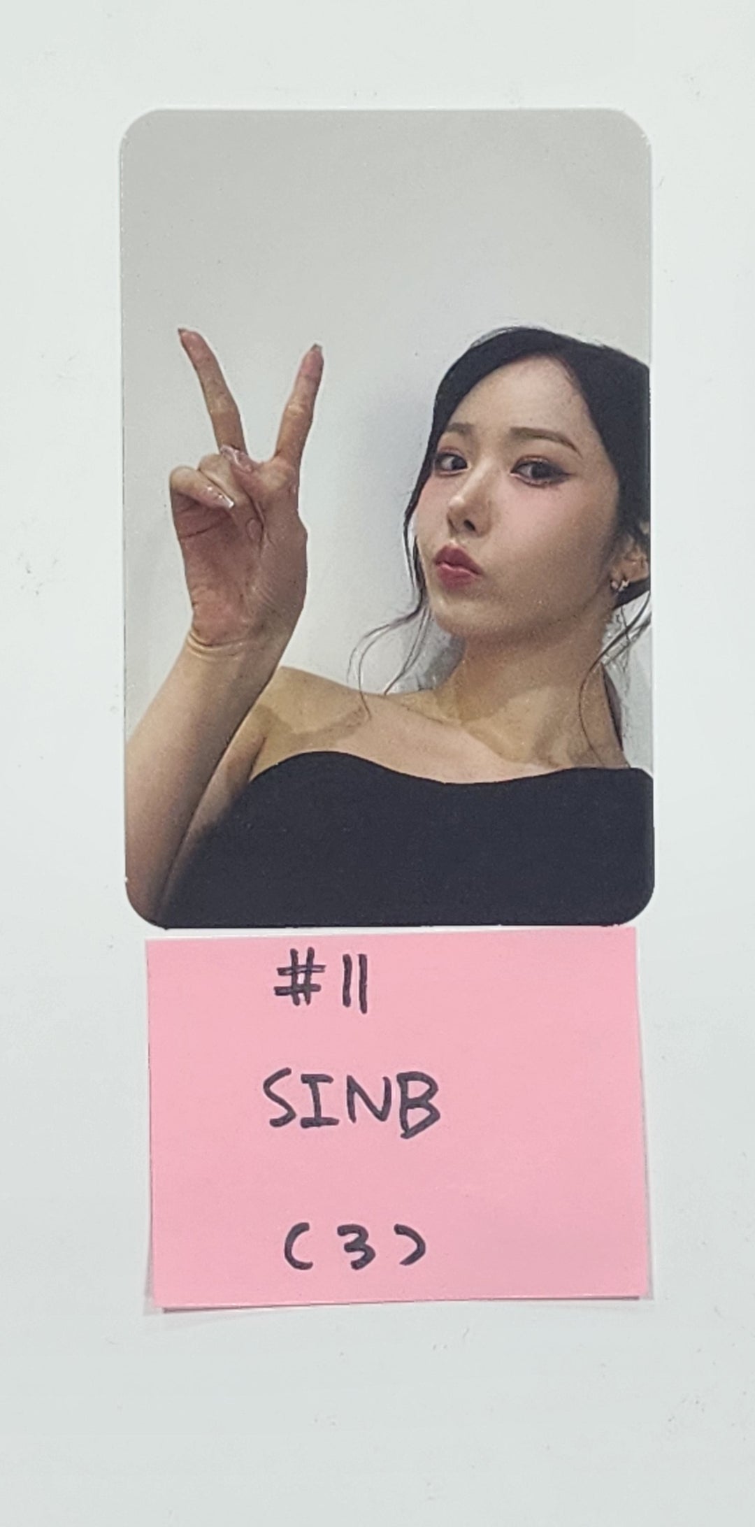 VIVIZ - [V.Hind Love And Tears] 2024 World Tour MD Trading Random Photocard [24.06.03] - HALLYUSUPERSTORE