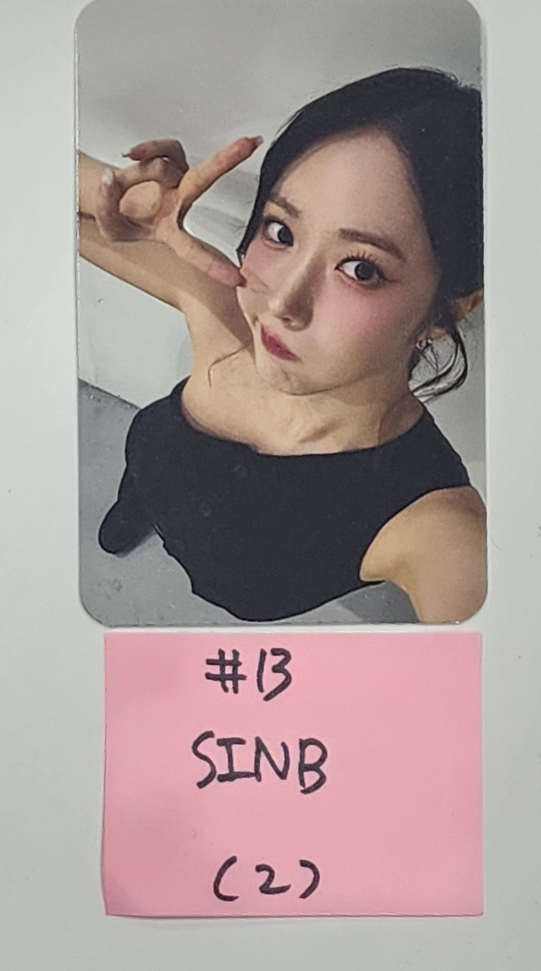 VIVIZ - [V.Hind Love And Tears] 2024 World Tour MD Trading Random Photocard [24.06.03] - HALLYUSUPERSTORE