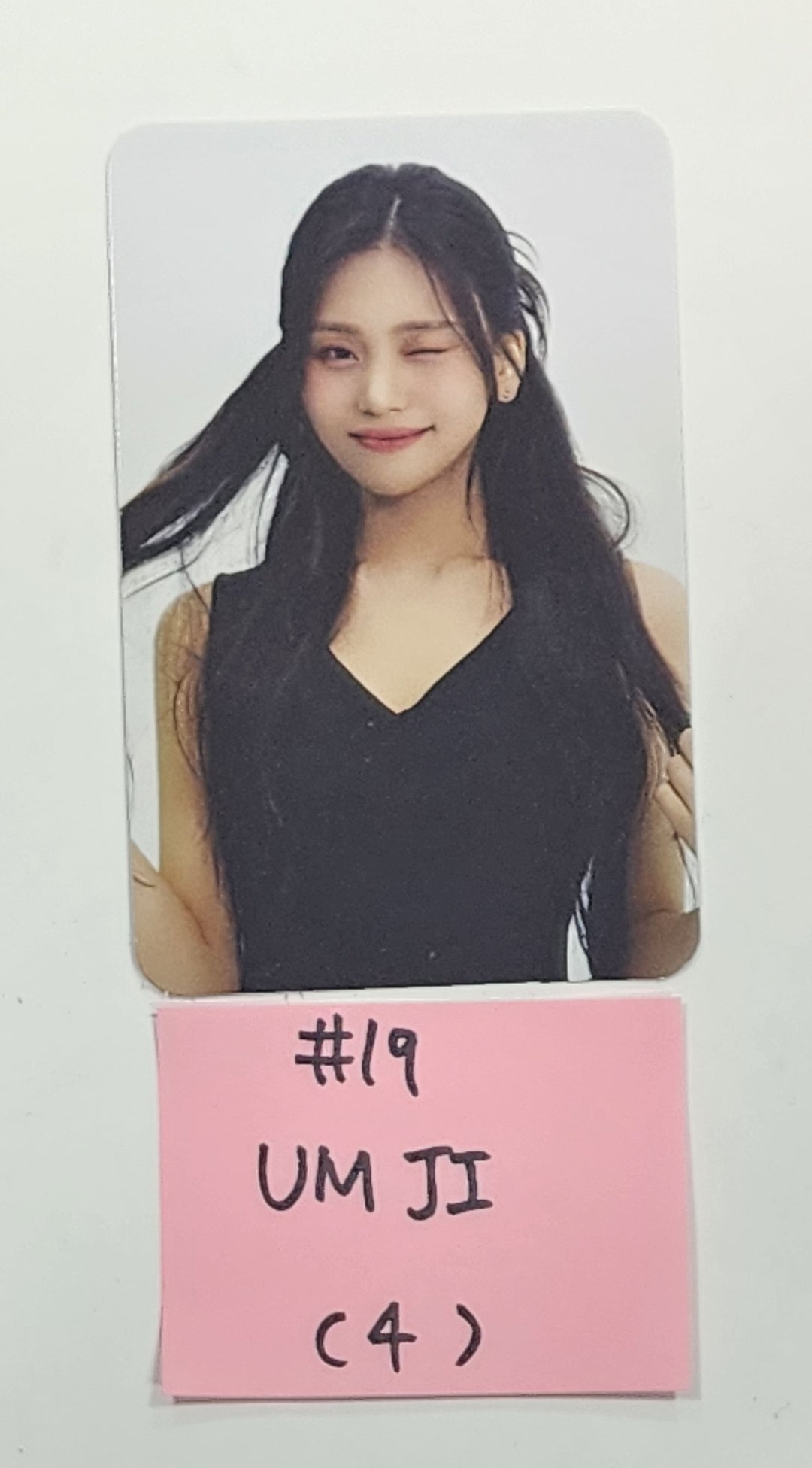 VIVIZ - [V.Hind Love And Tears] 2024 World Tour MD Trading Random Photocard [24.06.03] - HALLYUSUPERSTORE