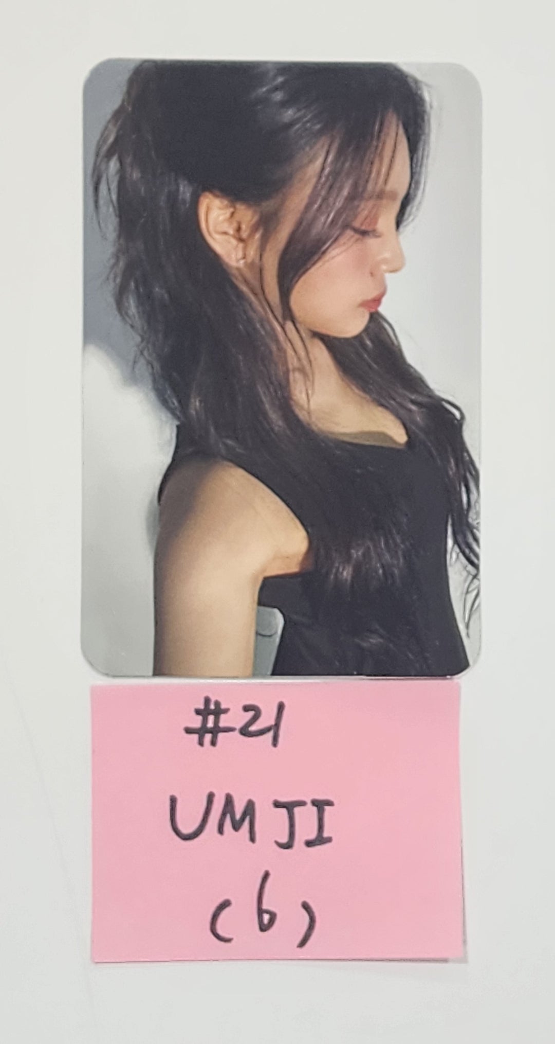 VIVIZ - [V.Hind Love And Tears] 2024 World Tour MD Trading Random Photocard [24.06.03] - HALLYUSUPERSTORE