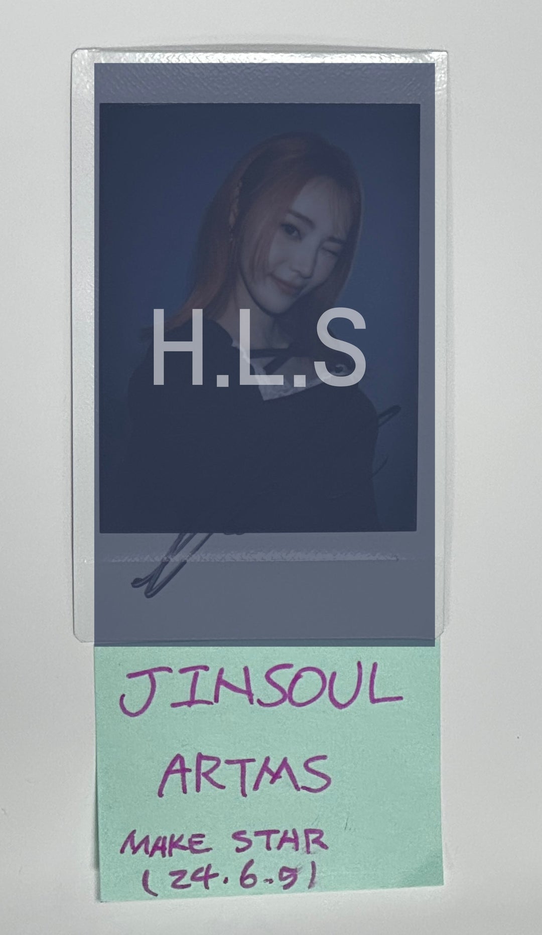 Jinsoul (Of Artms) "DALL" - Hand Autographed(Signed) Polaroid [24.6.5] - HALLYUSUPERSTORE