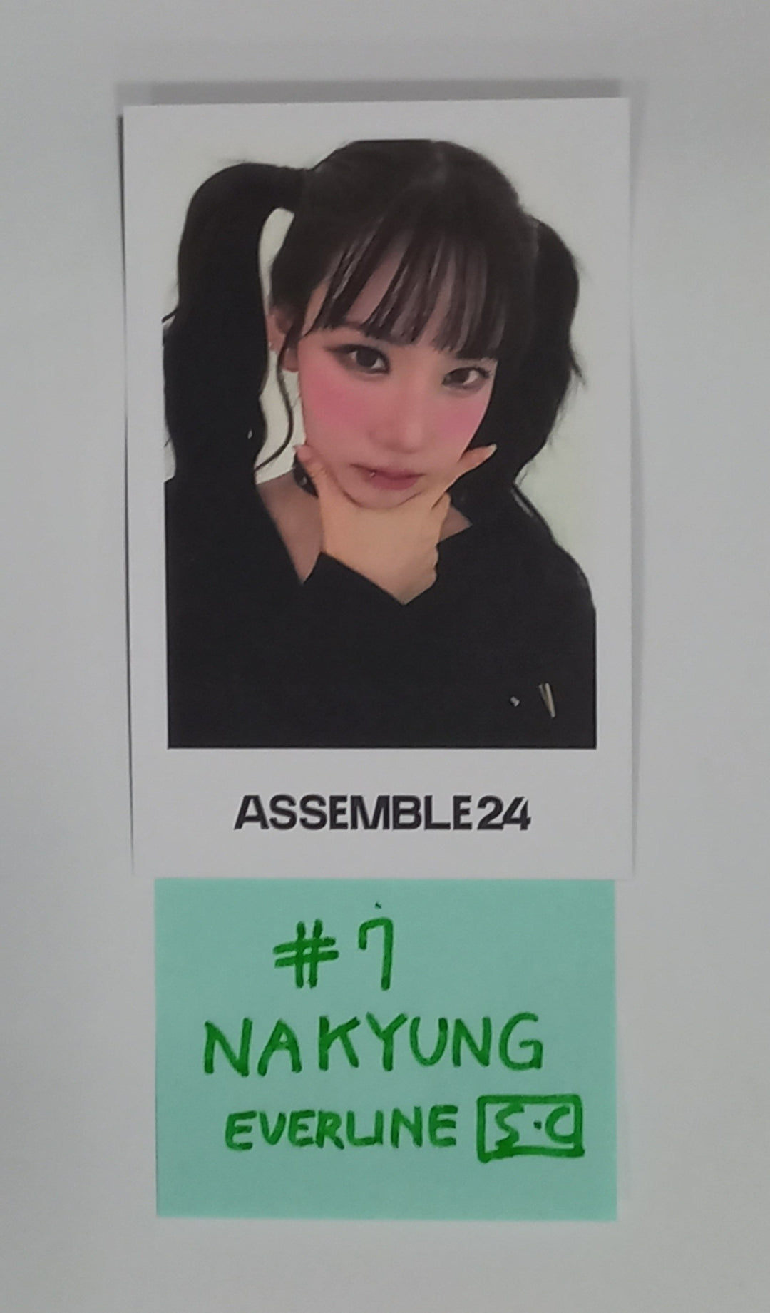 tripleS "ASSEMBLE24" - Everline Showcase Pre-Order Benefit Photocard [24.6.5] - HALLYUSUPERSTORE