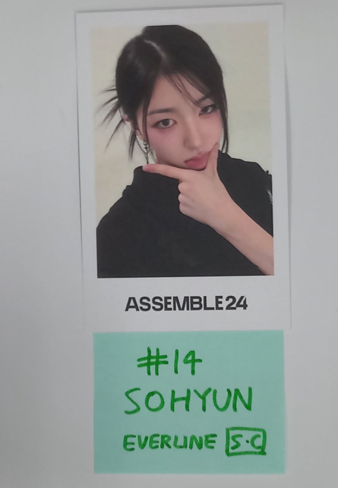tripleS "ASSEMBLE24" - Everline Showcase Pre-Order Benefit Photocard [24.6.5] - HALLYUSUPERSTORE