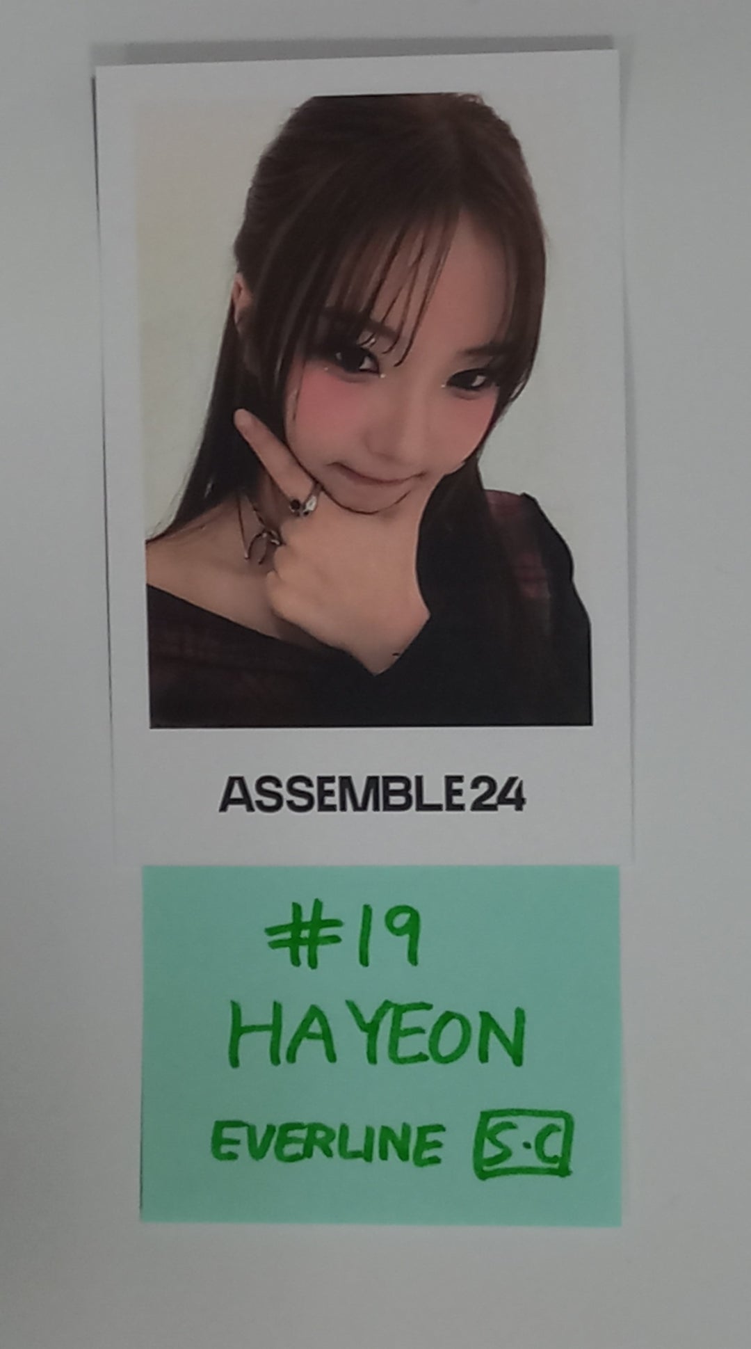 tripleS "ASSEMBLE24" - Everline Showcase Pre-Order Benefit Photocard [24.6.5] - HALLYUSUPERSTORE