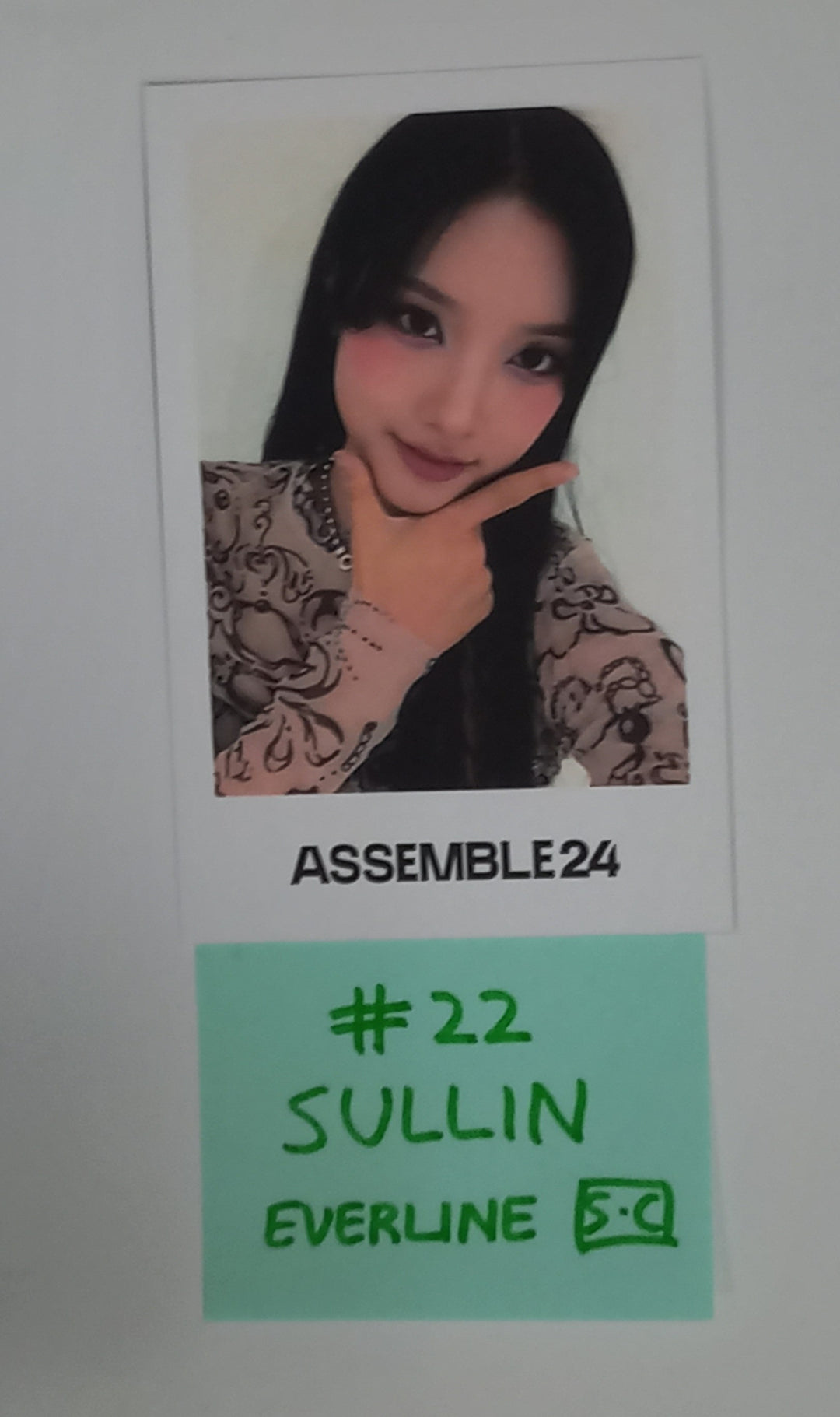 tripleS "ASSEMBLE24" - Everline Showcase Pre-Order Benefit Photocard [24.6.5] - HALLYUSUPERSTORE