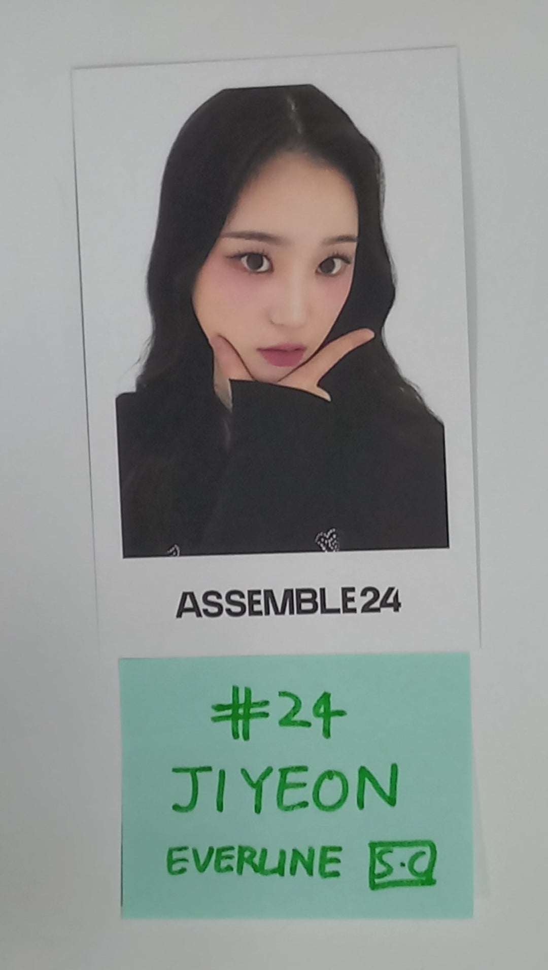 tripleS "ASSEMBLE24" - Everline Showcase Pre-Order Benefit Photocard [24.6.5] - HALLYUSUPERSTORE