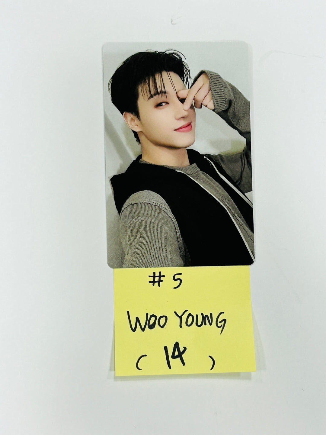 Ateez "GOLDEN HOUR : Part.1" - Official Photocard [24.6.5] - HALLYUSUPERSTORE