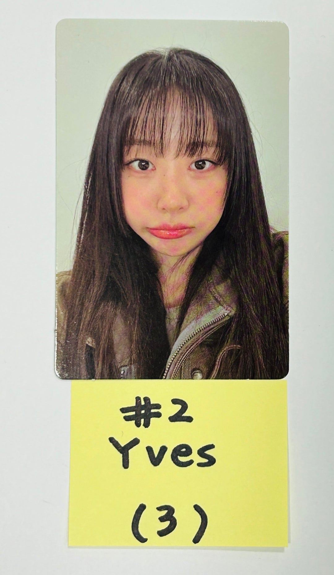 Yves "LOOP" - Official Photocard [24.6.7] - HALLYUSUPERSTORE