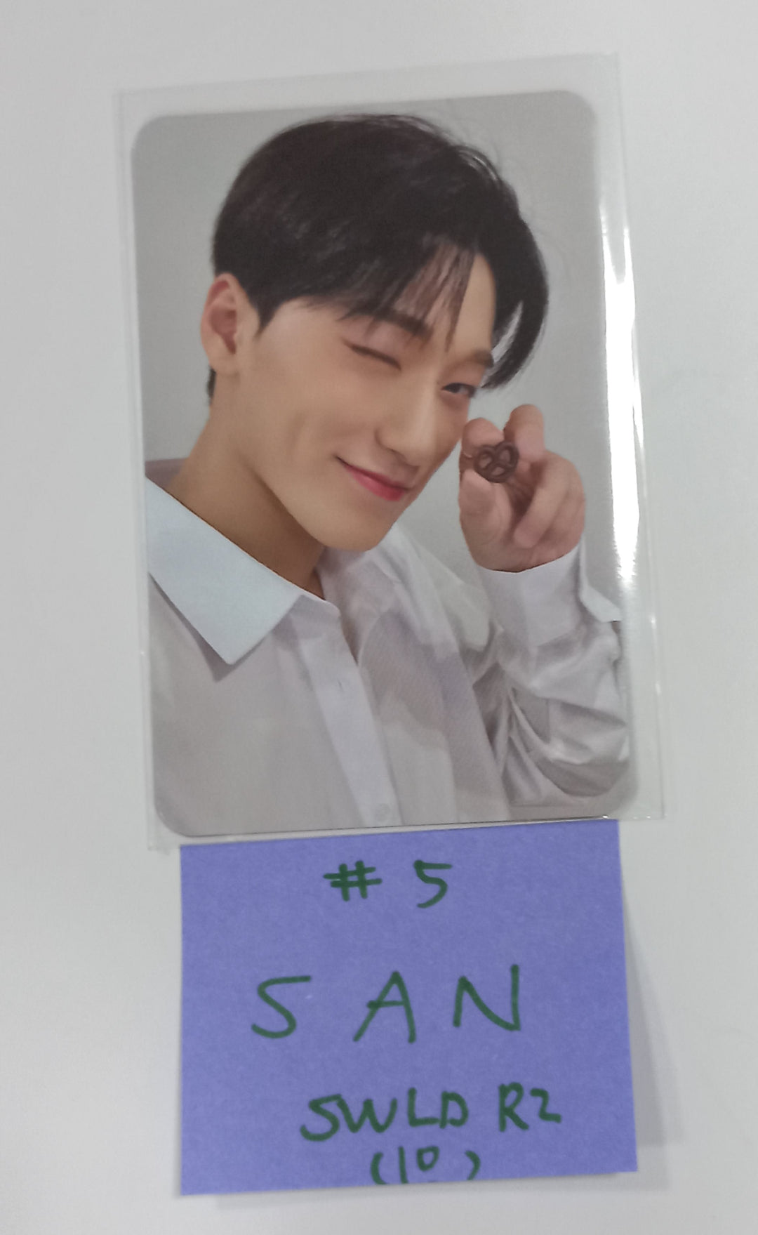 Ateez "GOLDEN HOUR : Part.1" - Pop-Up Exhibition Store Lucky Draw Event Photocard Round 2 [24.6.10] - HALLYUSUPERSTORE