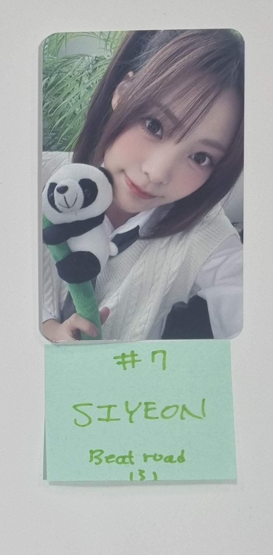 QWER "MANITO" - Beat Road Fansign Event Photocard Round 2 [24.6.11] - HALLYUSUPERSTORE