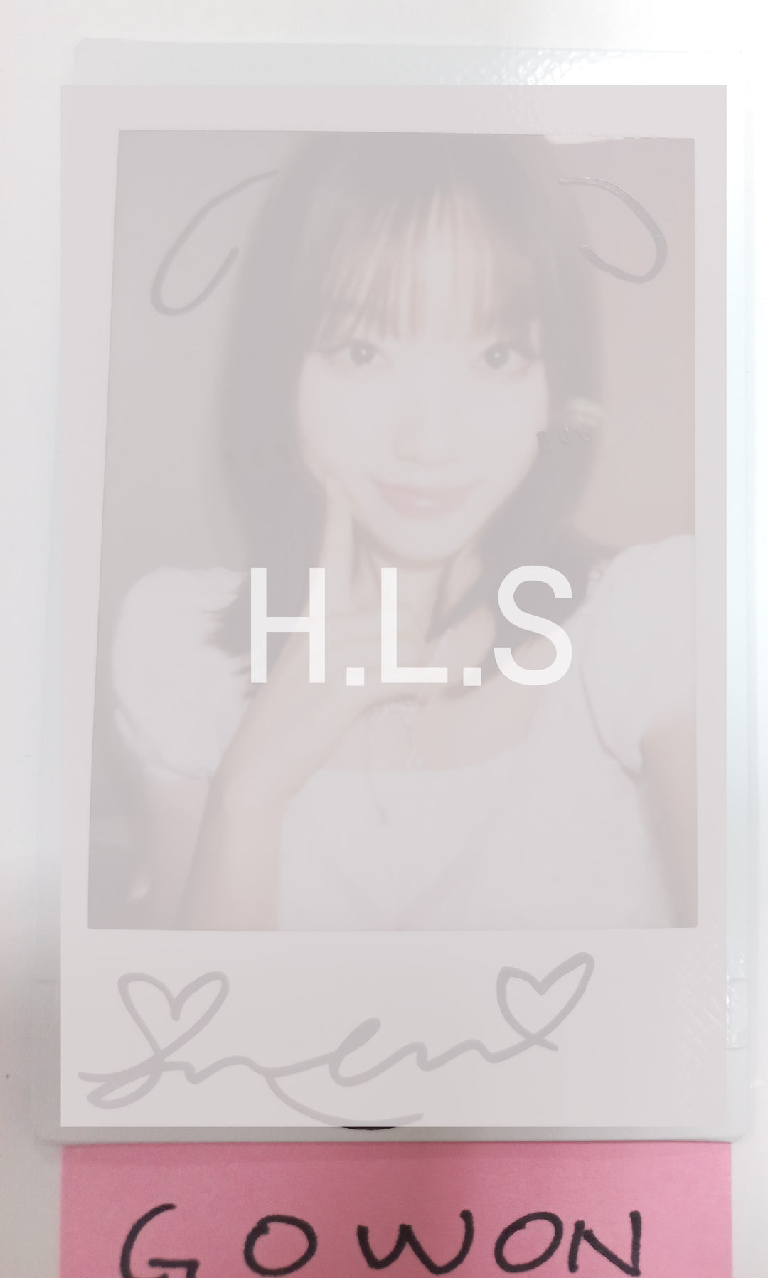 Gowon (Of Loossemble) "One of a Kind" - Hand Autographed(Signed) Polaroid [24.6.12] - HALLYUSUPERSTORE