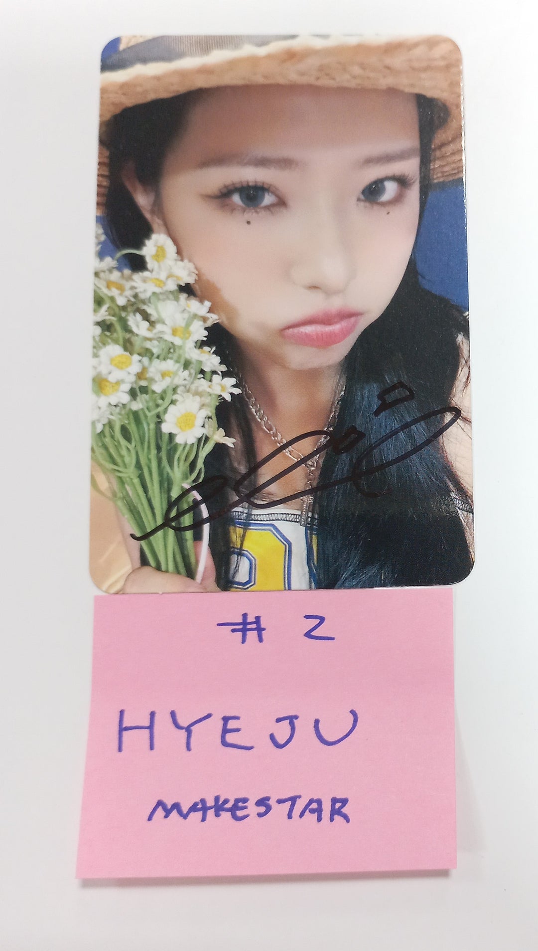 Loossemble "One of a Kind" - Hand Autographed(Signed) Photocard, 4 Cut Photo [24.6.12] - HALLYUSUPERSTORE