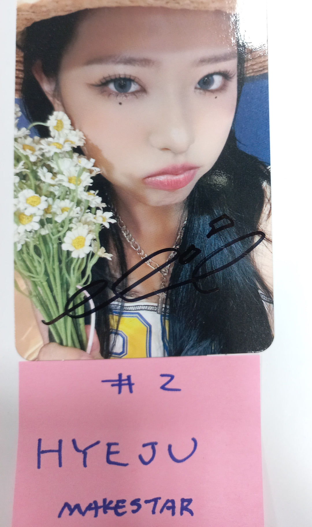 Loossemble "One of a Kind" - Hand Autographed(Signed) Photocard, 4 Cut Photo [24.6.12] - HALLYUSUPERSTORE