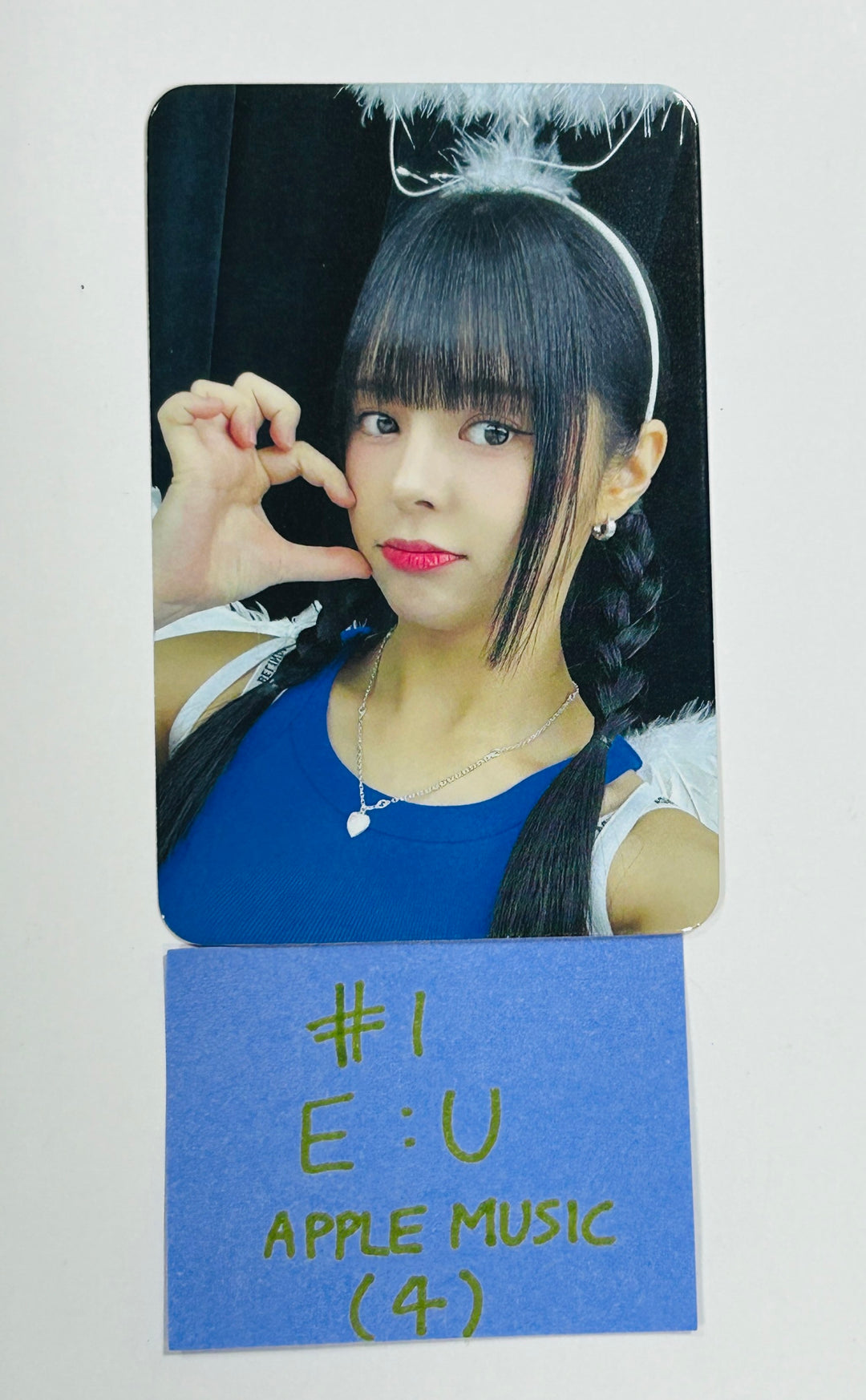 Everglow "ZOMBIE " - Apple Music Lucky Draw Event Photocard [24.6.13] - HALLYUSUPERSTORE