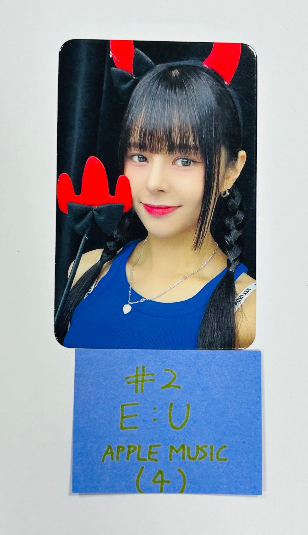 Everglow "ZOMBIE " - Apple Music Lucky Draw Event Photocard [24.6.13] - HALLYUSUPERSTORE