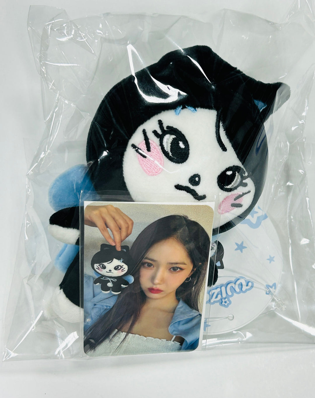 VIVIZ - 2024 CONCERT OFFICIAL MD [Plush Doll, Plush Keyring, Light stick Cover] [24.6.13] - HALLYUSUPERSTORE