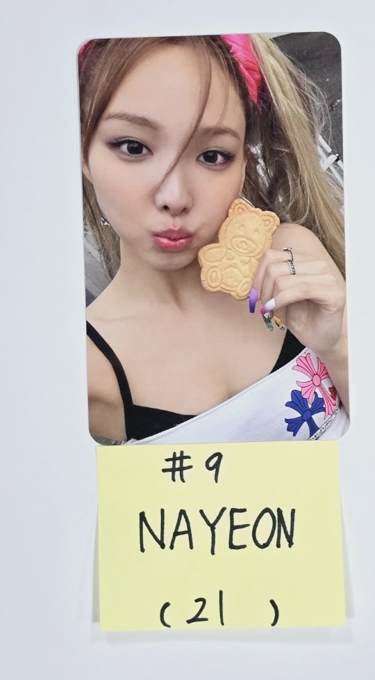 NAYEON (Of TWICE) "NA" - Official Photocard [24.6.18] - HALLYUSUPERSTORE