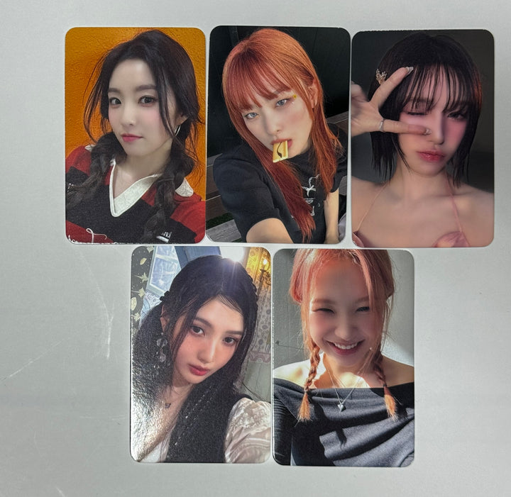 Red Velvet "Cosmic" - Apple Music Pre-order Benefit Photocard [23.6.26] - HALLYUSUPERSTORE